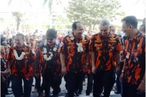 Wakil Bupati Kuningan dan mantan Bupati Kuningandisambut hangat ketua PP Kuningan bersama anggotanya pada Muscab PP ke VI.